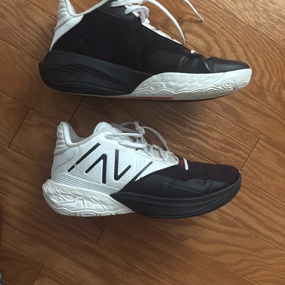 New balance basketball TWO WXY V4 Men’s size US11 2E wide